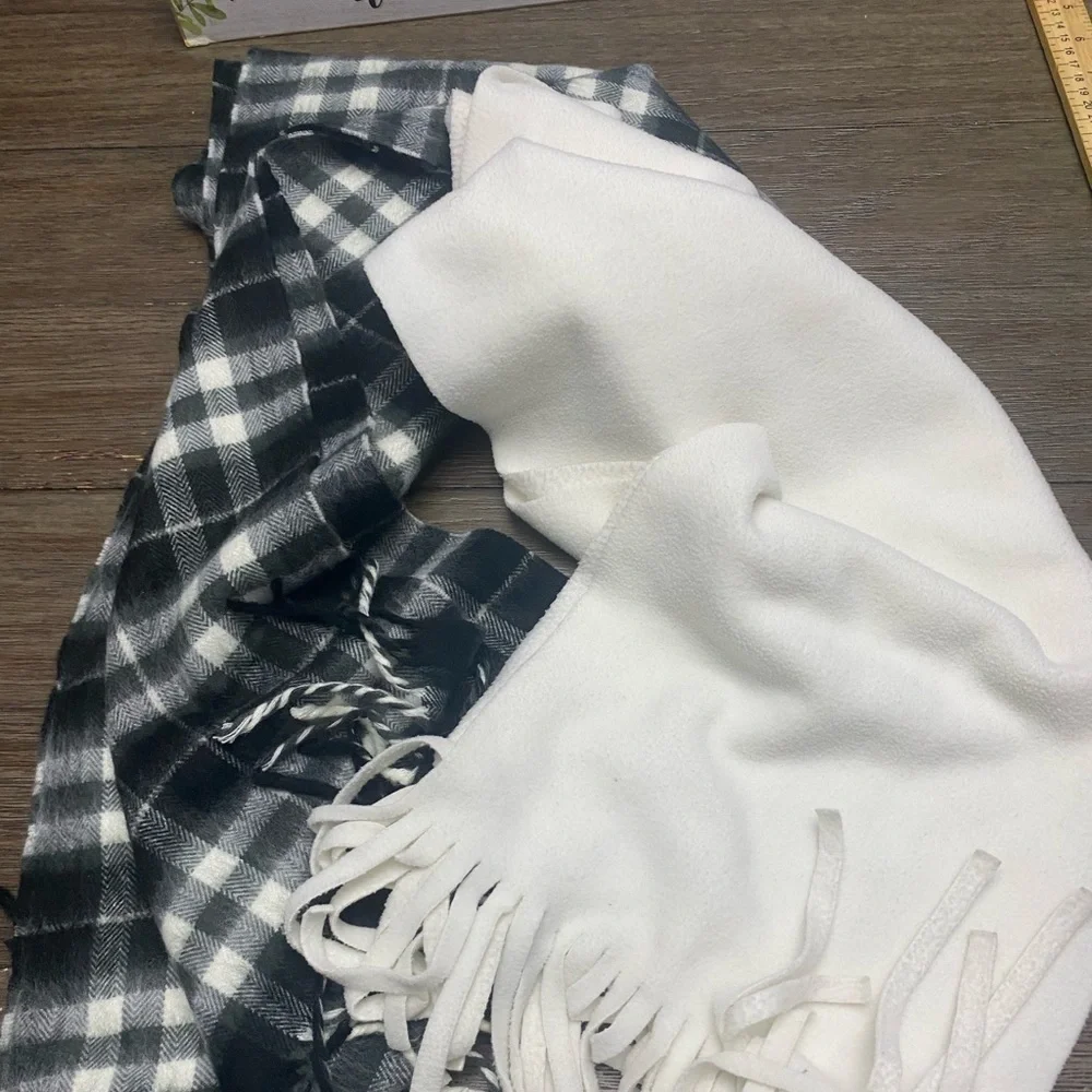 Lot of 2 scarves scarf black/white plaid white  fringe ends papillon/old navy